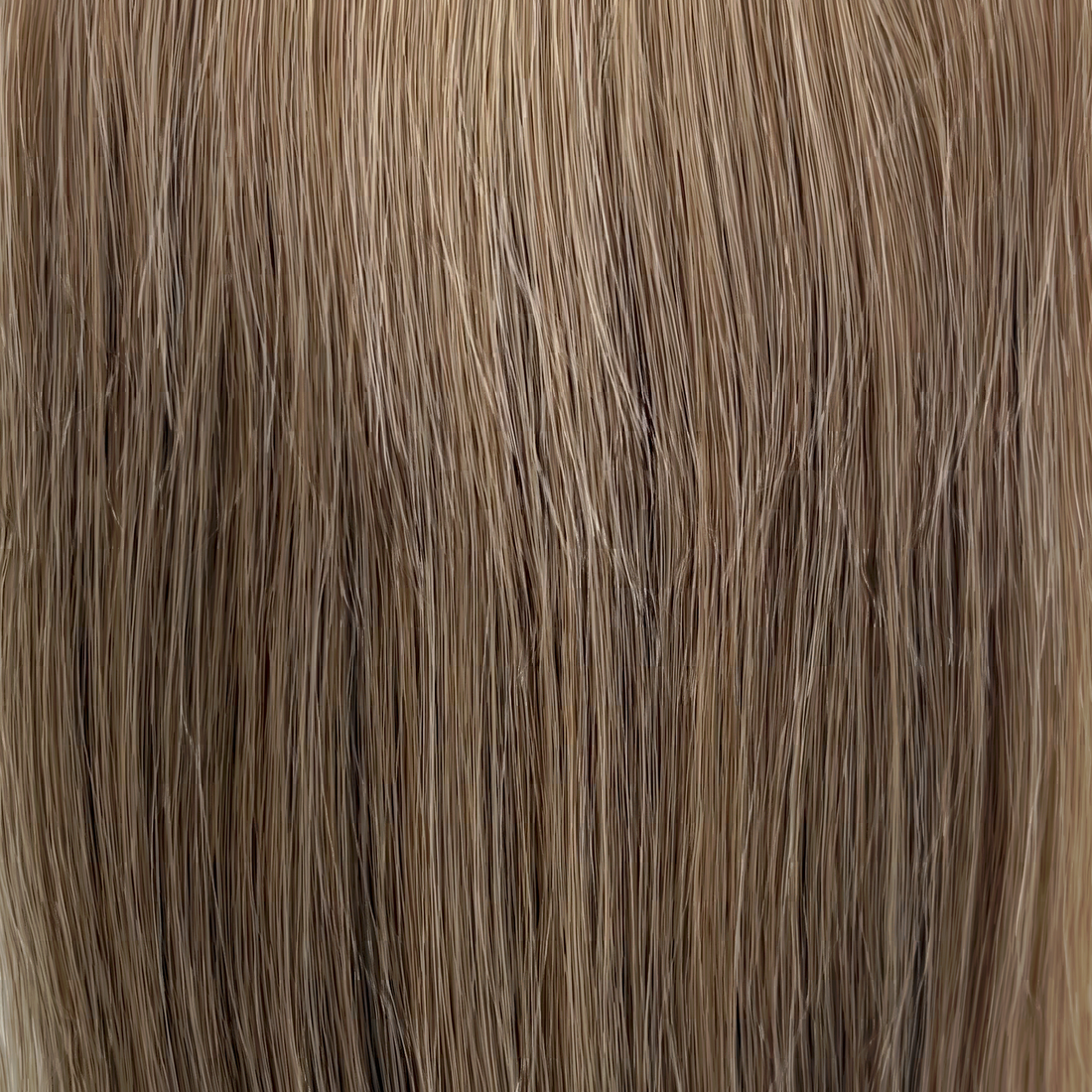 M8/60 (Cream) hair colour swatch