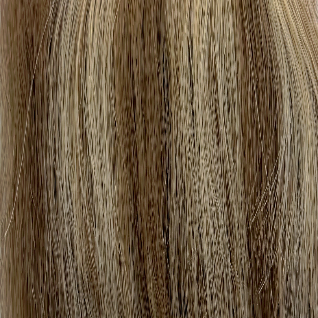 P6/24 Highlight hair colour swatch